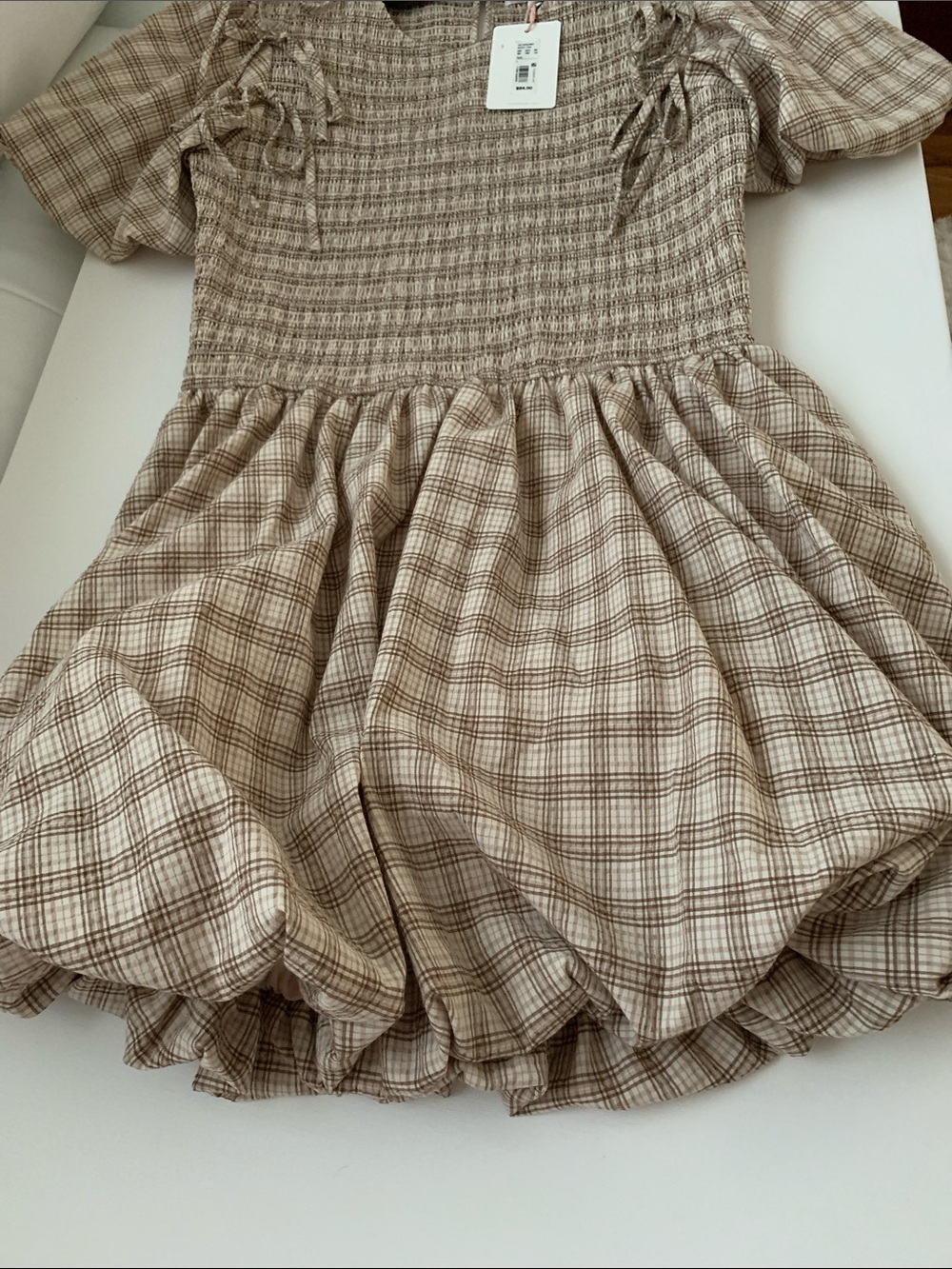 NWT Gianni Bini Beige Plaid Smocked Dress with Puff Sleeves Size L $84 - Picture 3 of 10